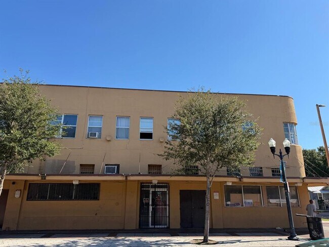 Building Photo - 221 S Parramore Ave