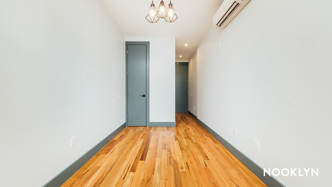 Foto del edificio - 237 Montrose Ave