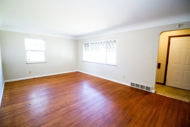 Foto del edificio - 3471 Jeannette Ave