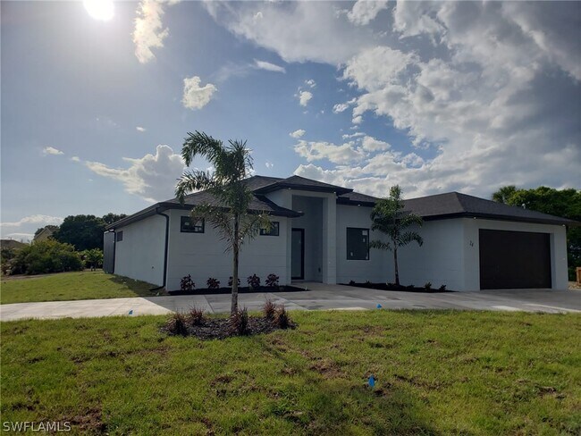 Building Photo - 24 Chiquita Blvd S