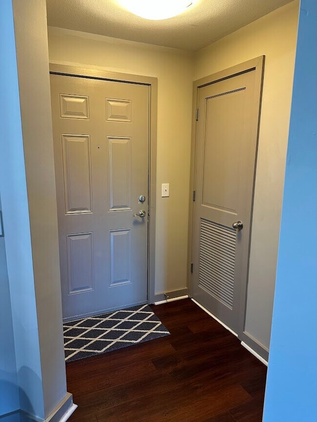 Foto del edificio - 390 17th St NW