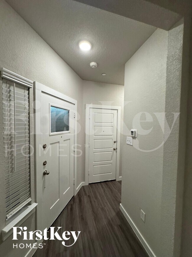 Foto del edificio - 18338 W Centro Cir