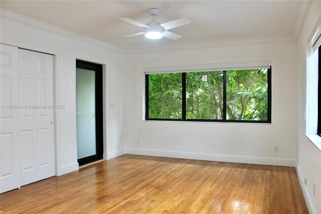 Foto del edificio - 5907 N Ocean Dr