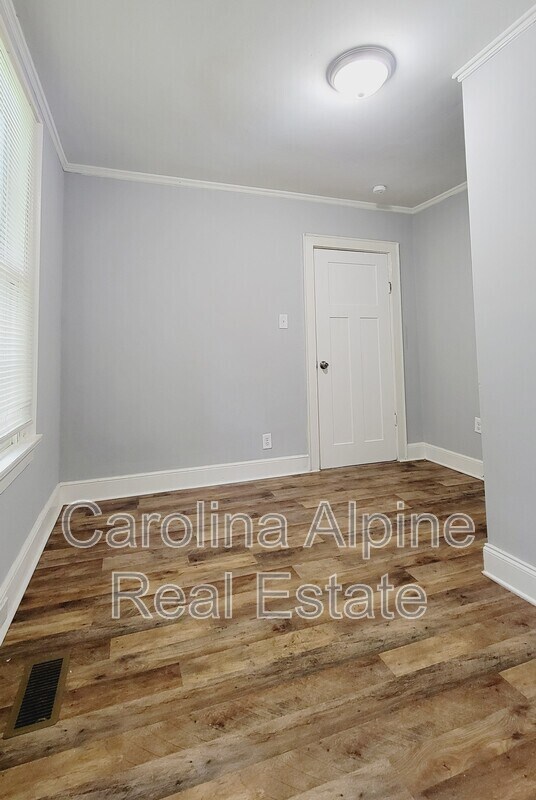 Building Photo - 106 Cline St