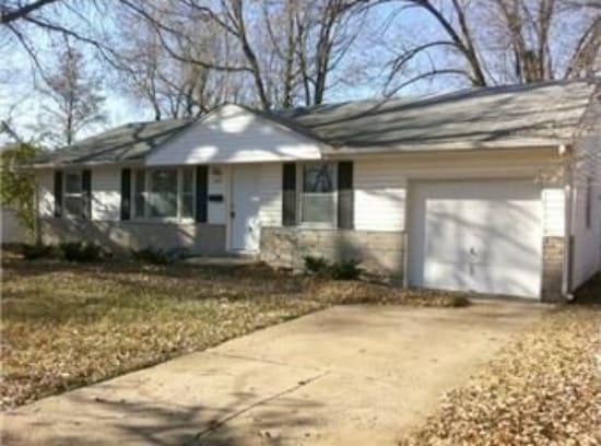 Building Photo - 10104 White Ave