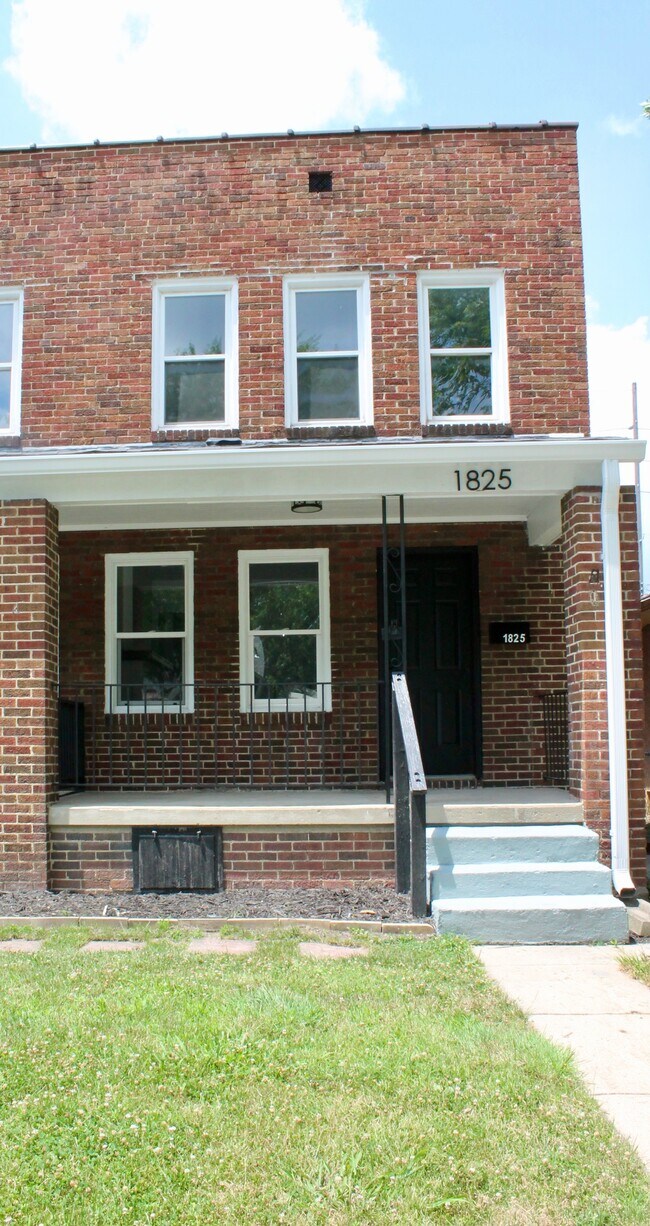 Foto del edificio - 1825 S Champion Ave
