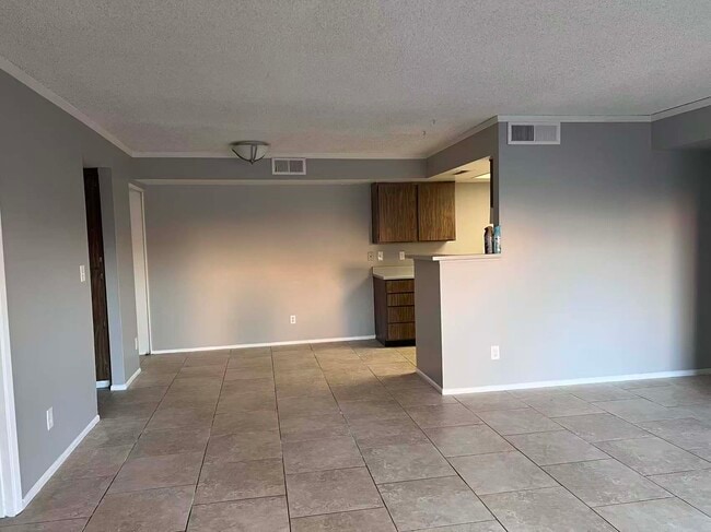 Building Photo - 4608 W Maryland Ave