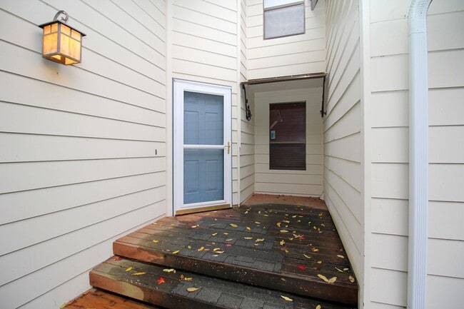 Building Photo - 13360 SW Gallop Ct