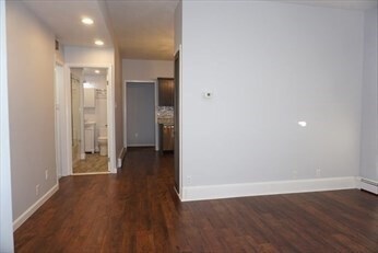 Foto del edificio - 107 Pond St