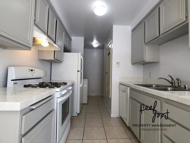 Building Photo - 2 bedroom in Oceanside CA 92056