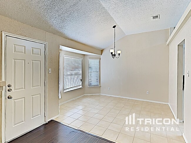 Building Photo - 24027 Leathergate Dr