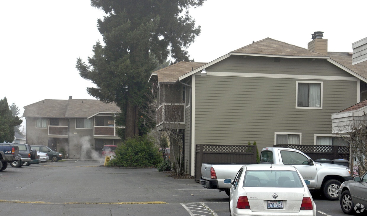 Building Photo - Redwood Village Townhouses