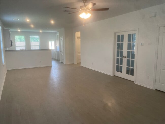 Building Photo - 8111 Royal Palm Ct