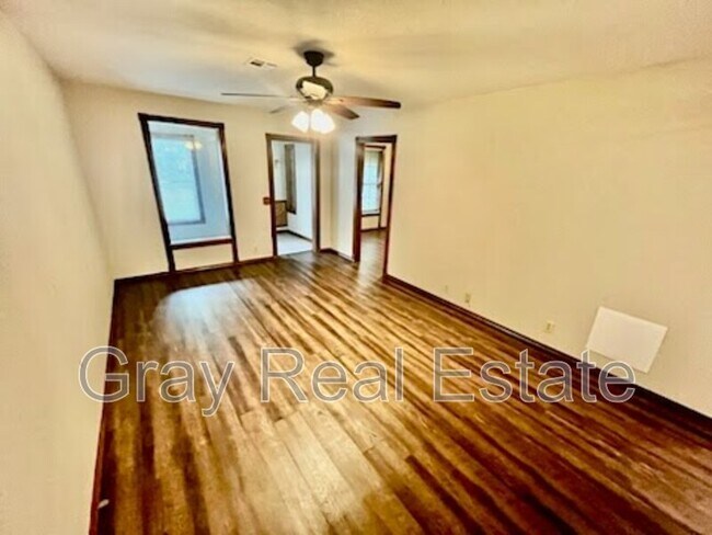 Foto del edificio - 717 W 7th St