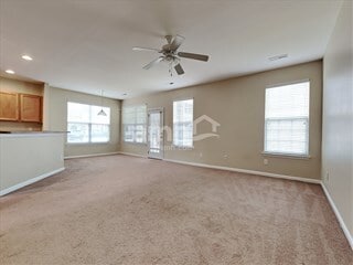 Building Photo - 2412 Thoreau St