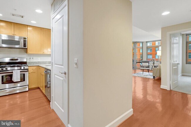 Foto del edificio - 3650 S Glebe Rd