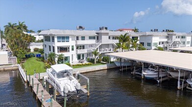 Building Photo - 1100 8th Ave S