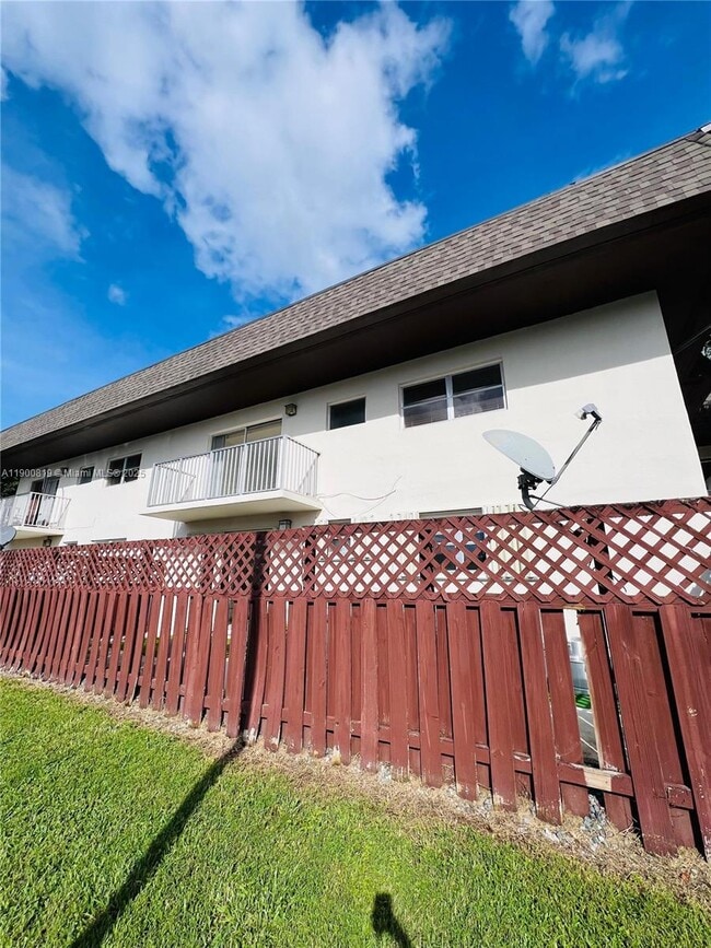Foto del edificio - 8475 SW 94th St