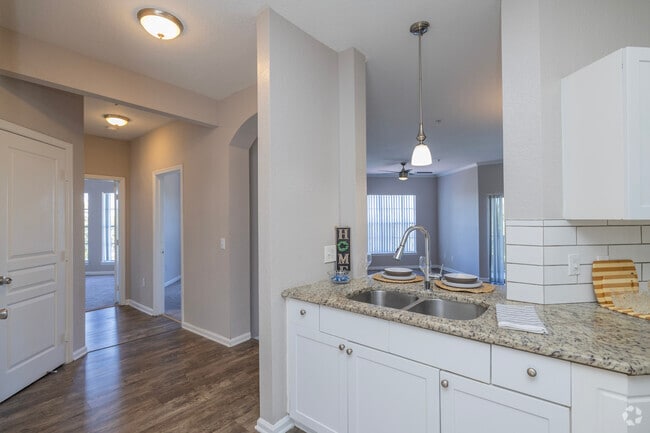 3BR, 2BA - 1,461SF - Kitchen - Crosswynde Apartments