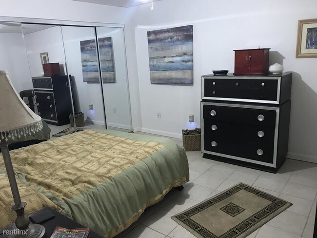Foto del edificio - 2 br, 1 bath Apartment - 2200 Fox Hunt Ln