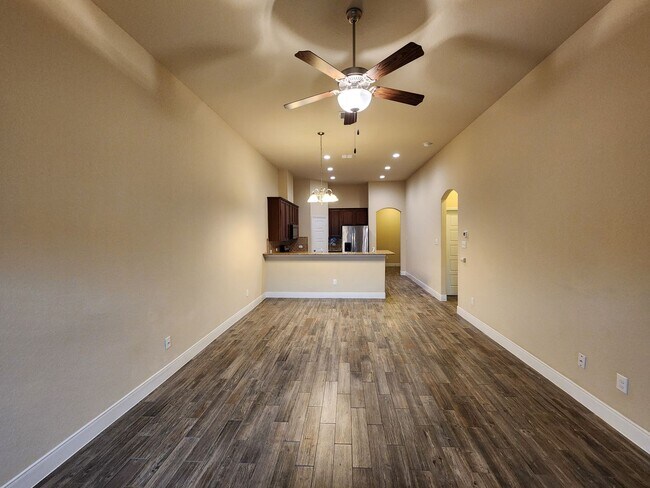 Foto del edificio - Walk to Historic Gruene / Fridge Included/ Gas Cooking / Fenced in Yard / CISD