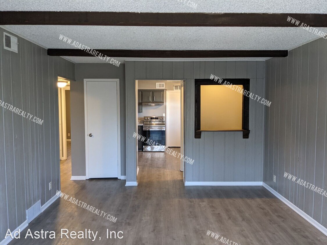 2 br, 1 bath House 7028 Woodson Road House Rental in Raytown, MO