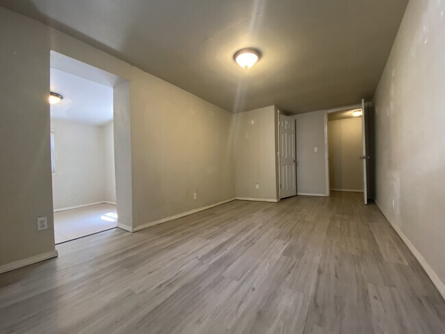 Foto del edificio - 474 Elm Ave