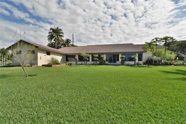 Building Photo - 5425 SW 190th Ave