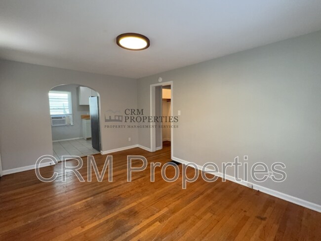 Foto del edificio - 5121 Norwaldo Ave