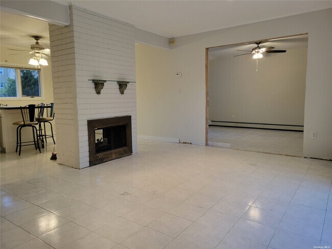 Foto del edificio - 93 Cherry Ln