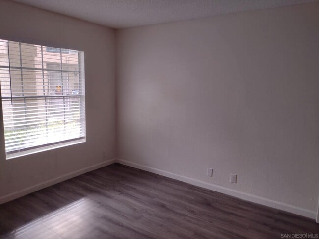 Building Photo - 10730 Aderman Ave