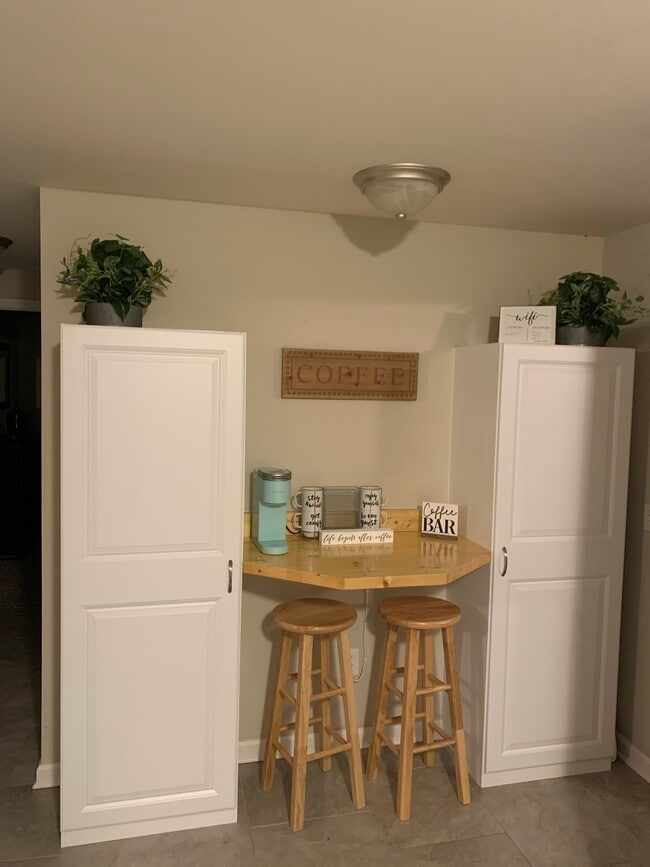 Foto del edificio - Lullwater Rd