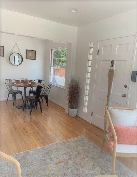 Dining area - 1347 Cambridge Dr