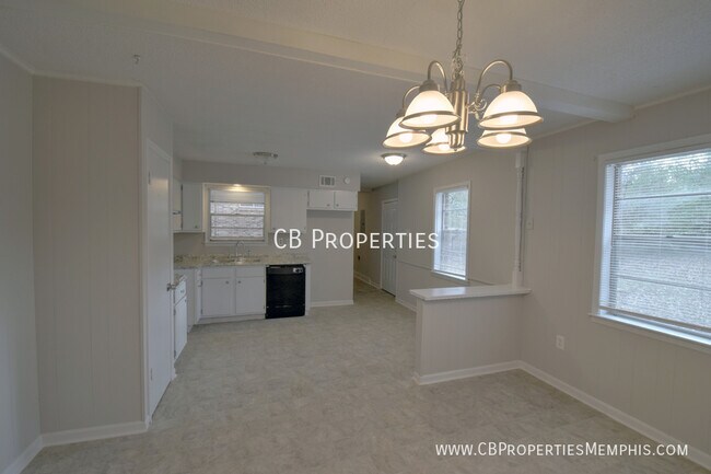 Foto del edificio - RENOVATED 3 Bed and 1.5 Bath for Rent!!