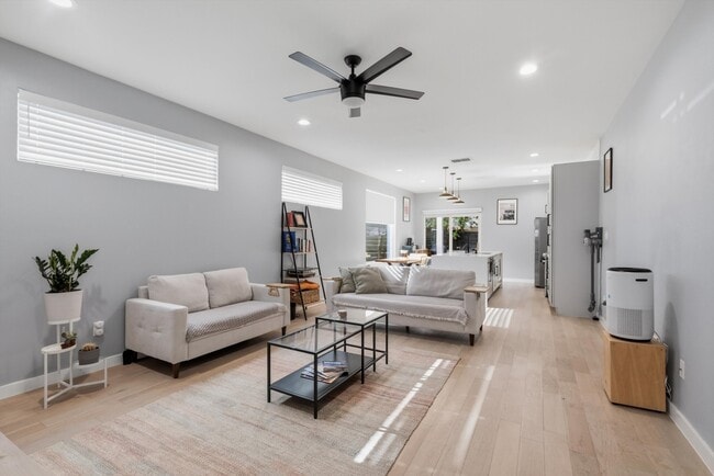 Foto del edificio - 2107 Schley Ave