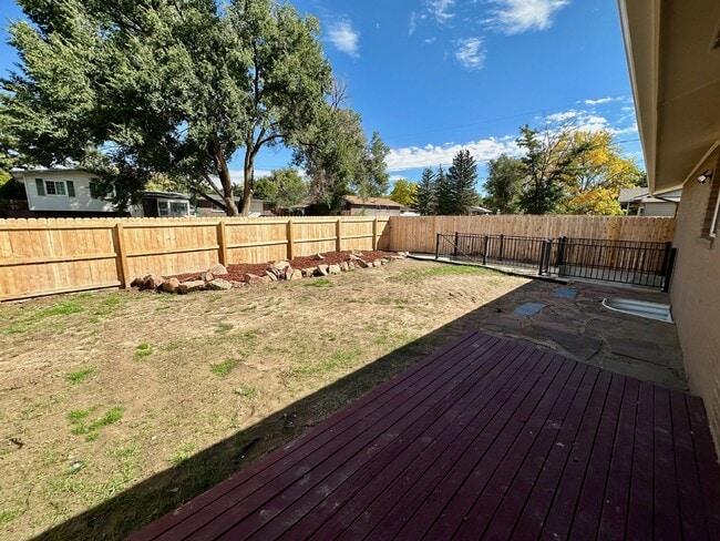 Photo - Charming 2-Bedroom Basement Unit with Private Yard – Flat-Rate Utilities! Apartment