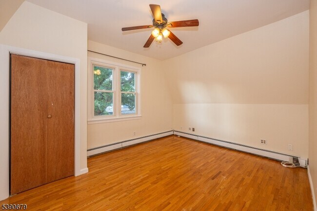 Building Photo - 120 Bloomfield Ave
