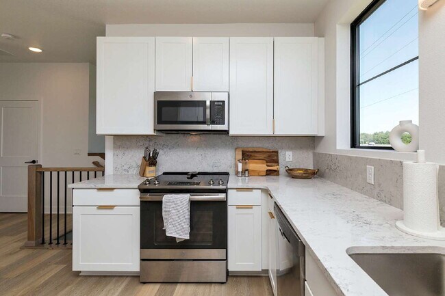 Foto del edificio - Luxury 2 Bedroom / 2.5 Bathroom Townhome w...
