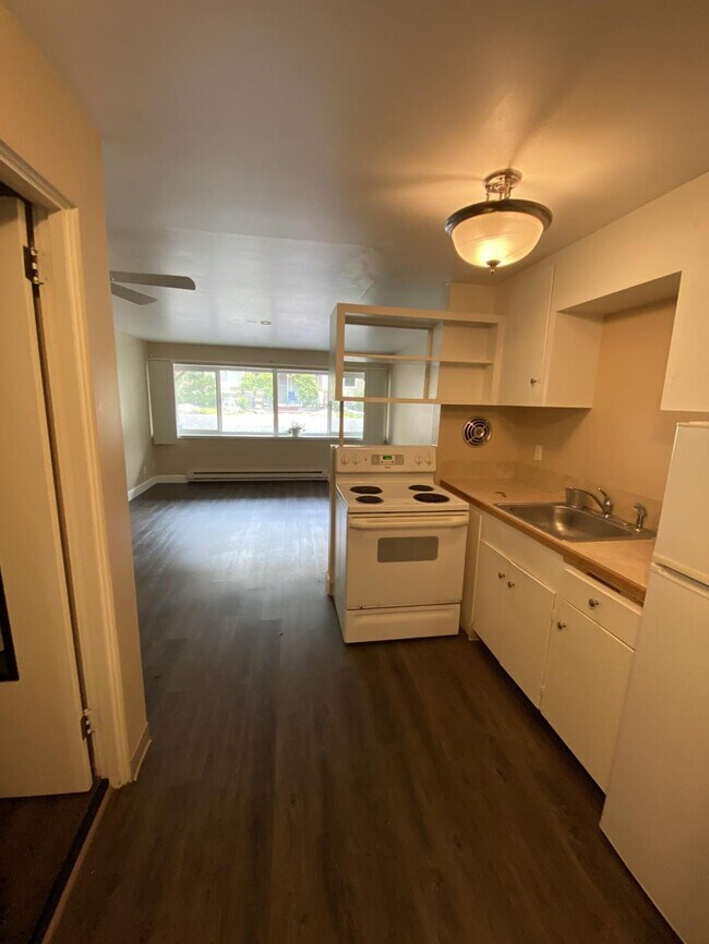 Building Photo - Aladdin Apartments - Studio