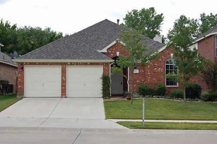 Foto principal - Darling 1 story 3 Bedroom home 2 car garage