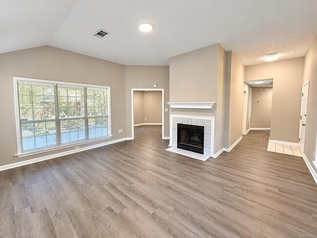 Foto del edificio - 6501 Sweet Gum Dr