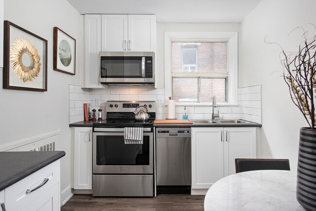 Building Photo - 113-123 Emerald Street South