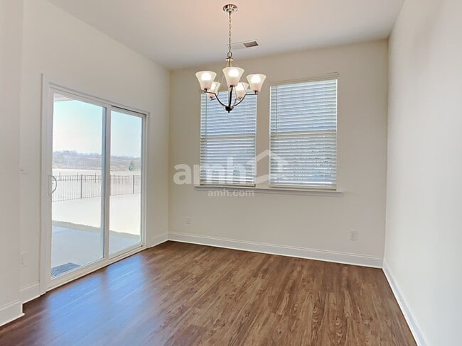 Building Photo - 115 Samara Ln