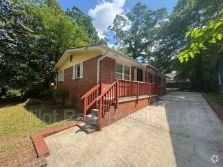Building Photo - 1370 Clermont Ave