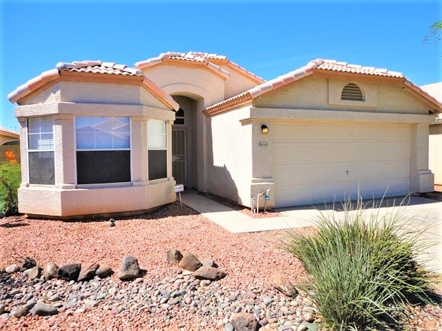 Foto principal - 9045 W Holly St