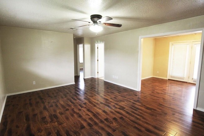 Building Photo - 4729 S Shallow Brook Dr