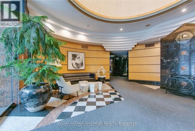 Photo du bâtiment - 33 University Ave