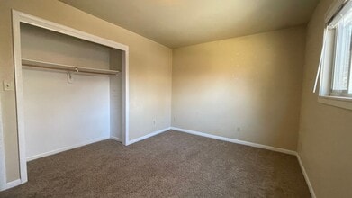 Building Photo - 2821 Redwing Rd