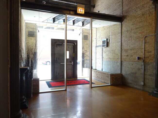 Foto del edificio - 2545 S Dearborn St
