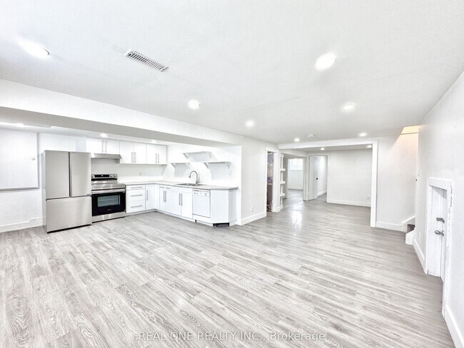 Photo du bâtiment - 61 College Cres